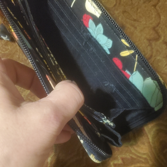 Vera Bradley Happy Snails Accordian Zip Around Wallet. - Picture 6 of 16